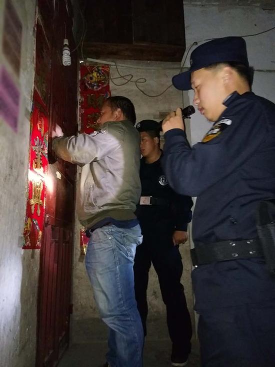 焦作粗心妈妈误将幼女锁家中 