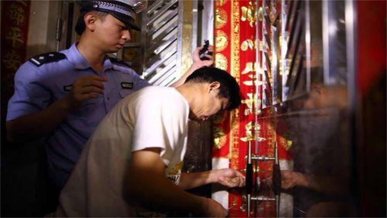 焦作请开锁师傅开了锁后，师傅